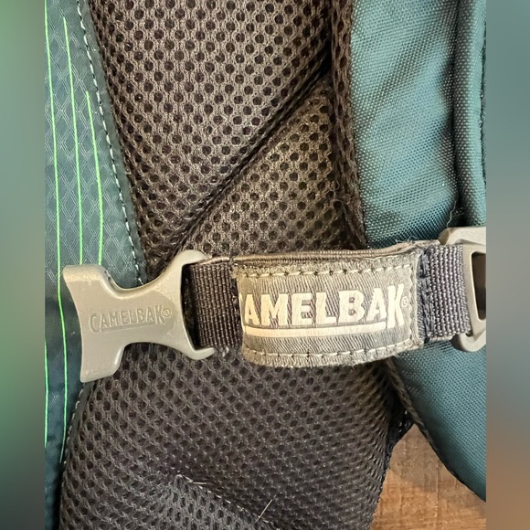 camelbak daystar 18 backpack EUC - Picture 5 of 10